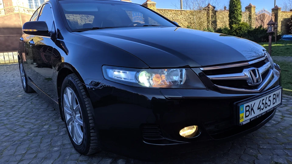 Honda Accord 2,4 EXECUTIVE 4