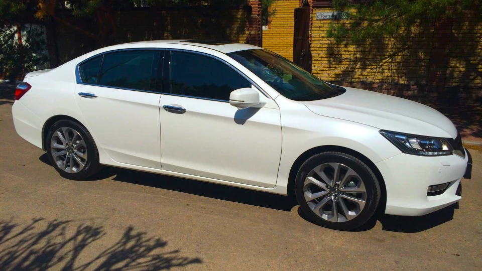 Honda Accord 3,5 Executive 5