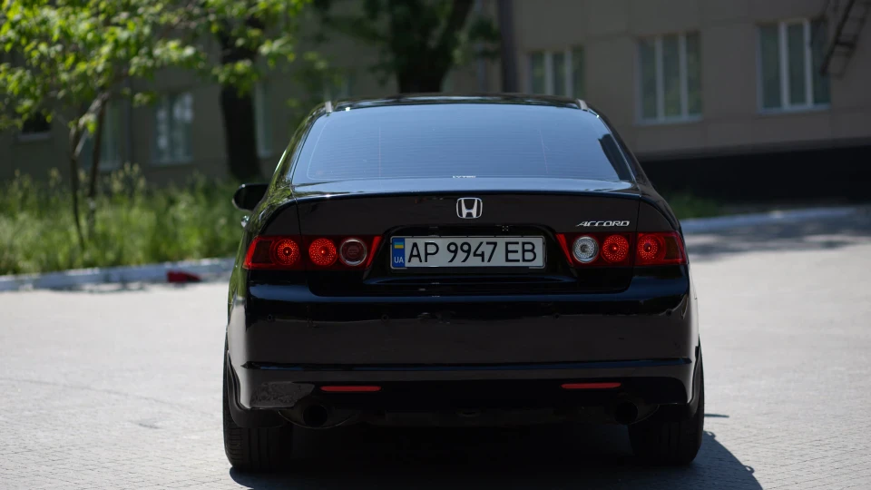 Honda Accord Black 2.4 AT EXE 3