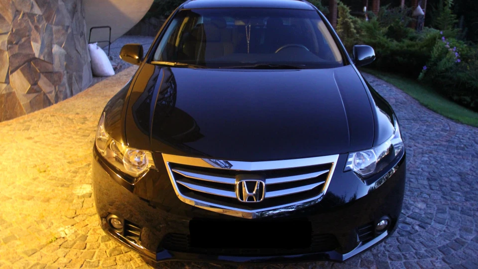Honda Accord black diamond 2