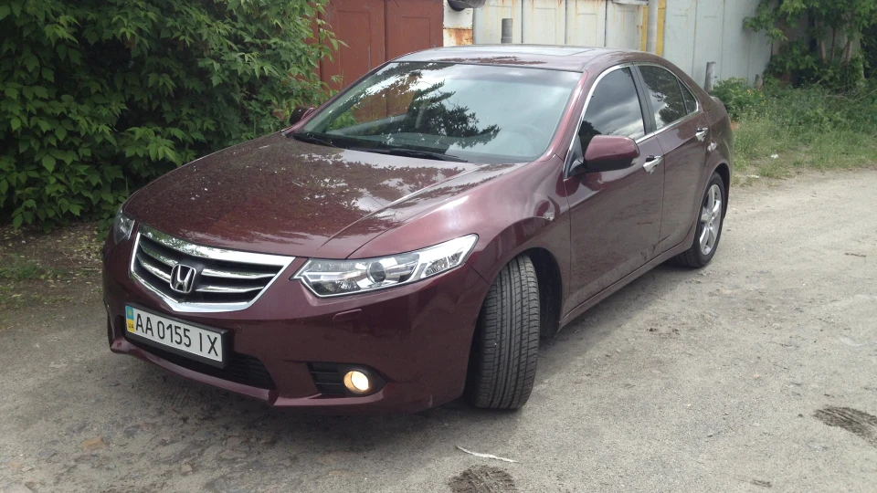 Honda Accord бордовий овоч 2,0 2