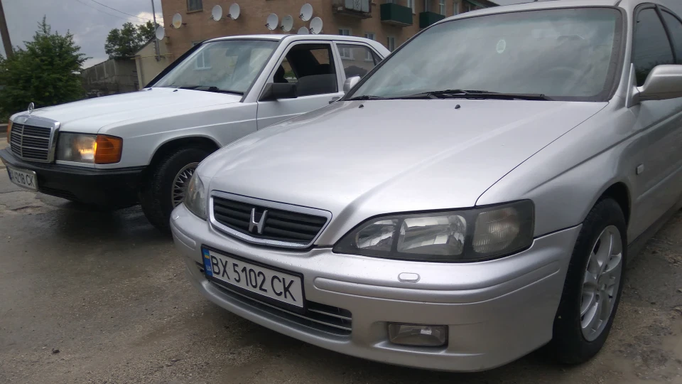Honda Accord ES VTEC 4
