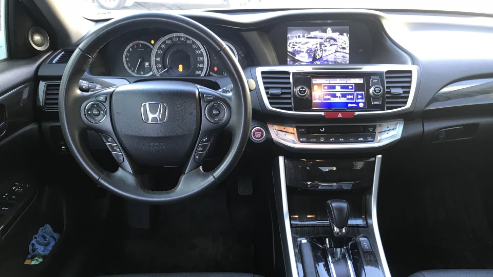 Honda Accord Executive Білий Баян 5