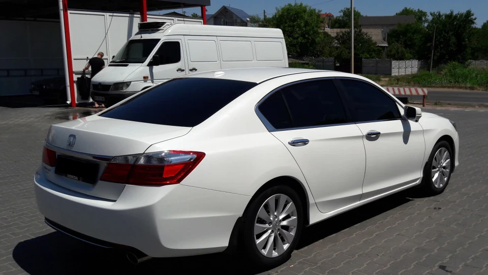Honda Accord EXL-White 3
