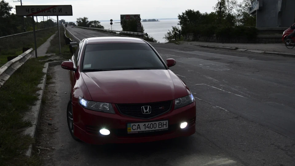 Honda Accord Червона S-ка