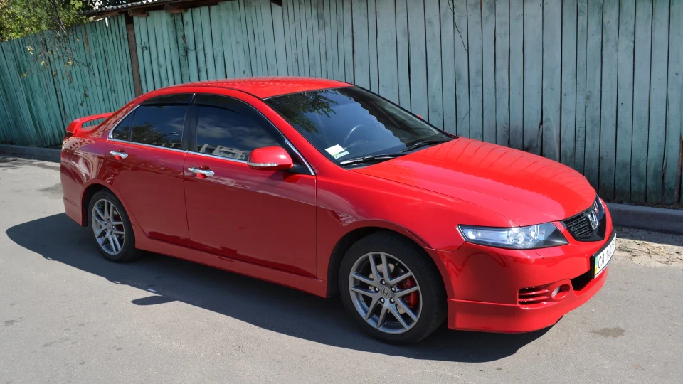Honda Accord Червона S-ка 2
