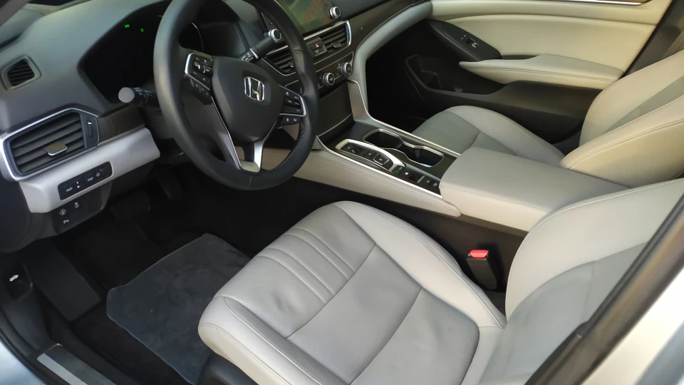 Honda Accord Lunar Silver Hybrid 2