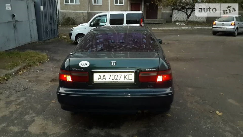 Honda Accord Напіввтік 2