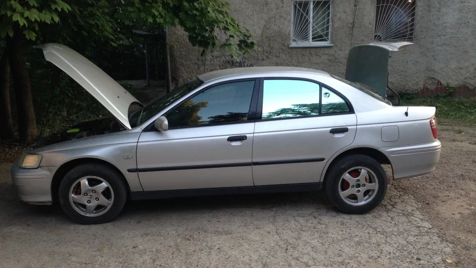 Honda Accord Порваний баян
