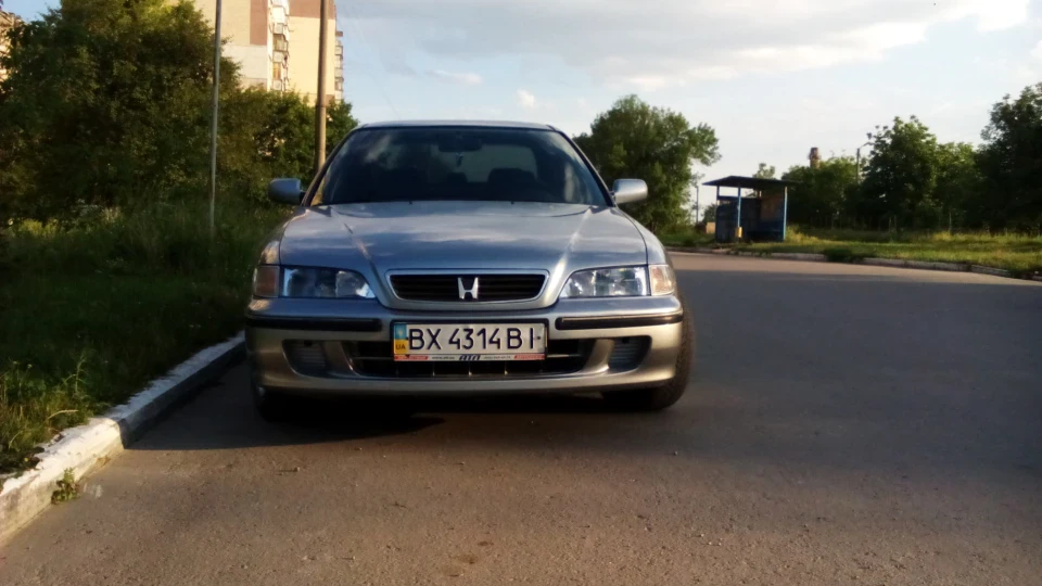 Honda Accord Сірий металік 1.8 4