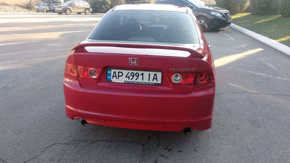 Honda Accord Типу спорт 4