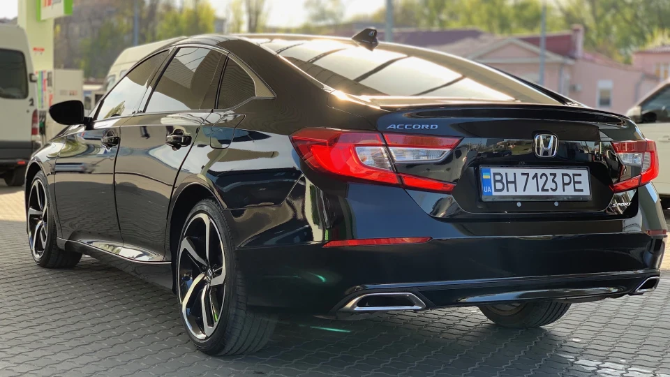 Honda Accord unofficially landed 4