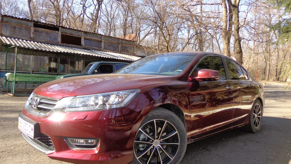 Honda Accord Вишнева дев'ятка 2