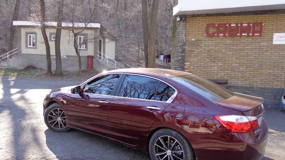 Honda Accord Вишнева дев'ятка 4