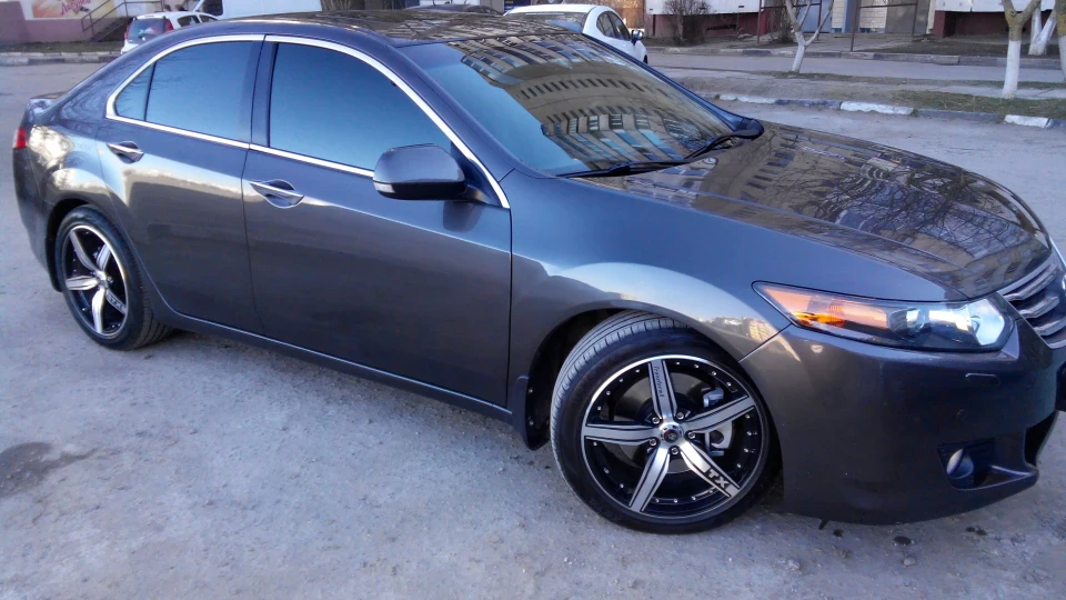 Honda Accord vulkan gray 4