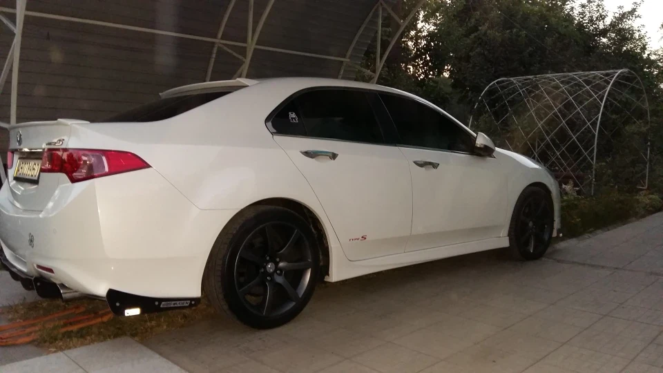 Honda Accord white mod