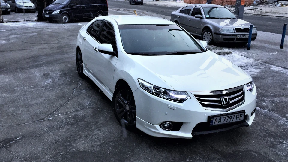 Honda Accord White Pearl-$ 3