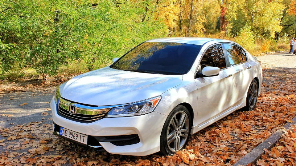 Honda Accord White Sport Restyling 3