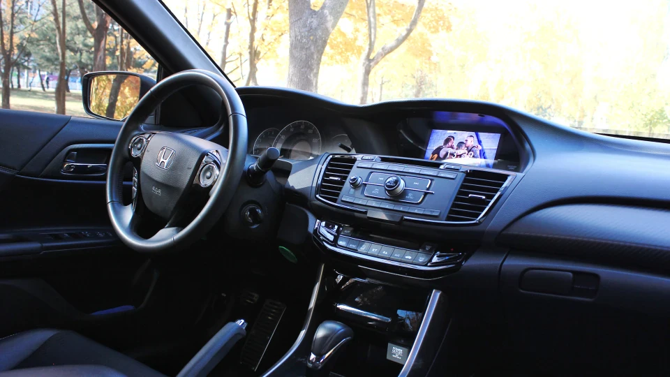 Honda Accord White Sport Restyling 5