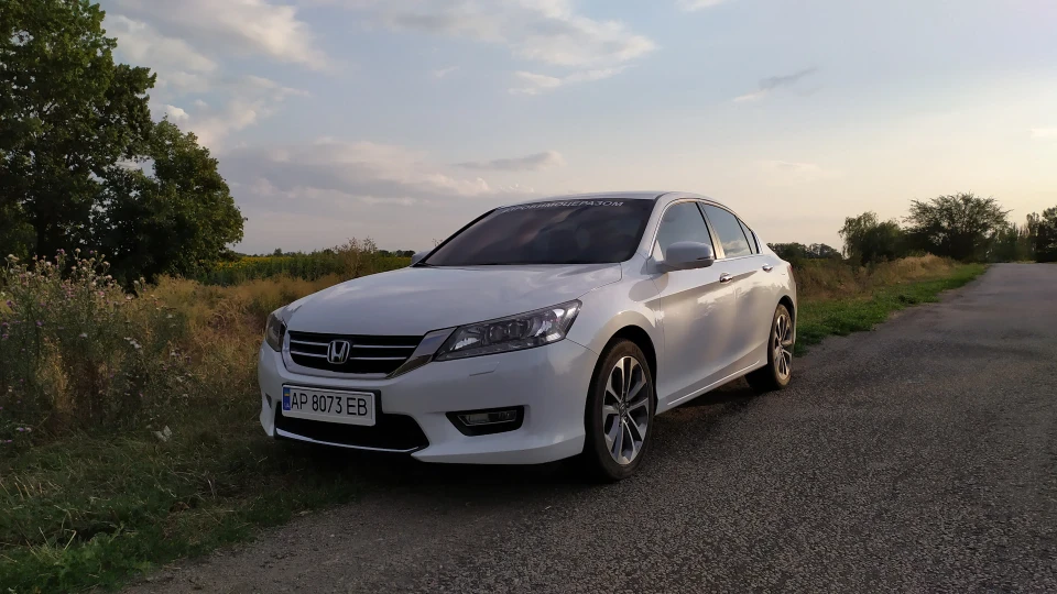 Honda Accord WHITE_SPORT 3