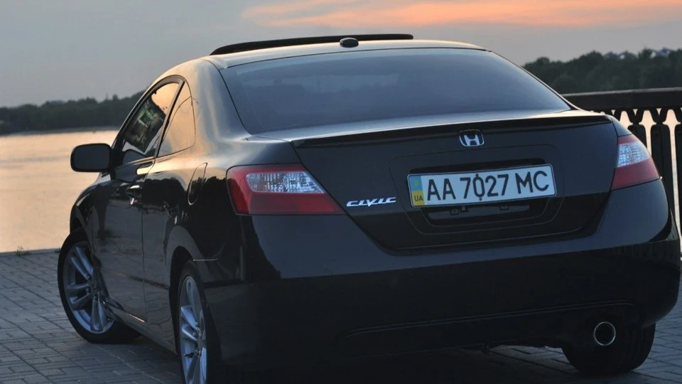 Honda Civic Coupe Чорний Квадрат) EX 4