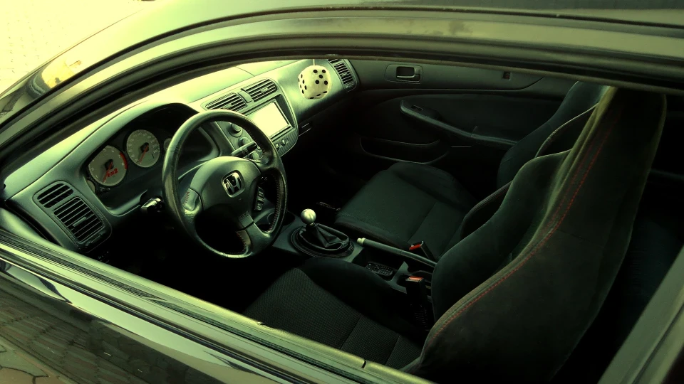 Honda Civic Coupe EM2 Stylish Bitch 4