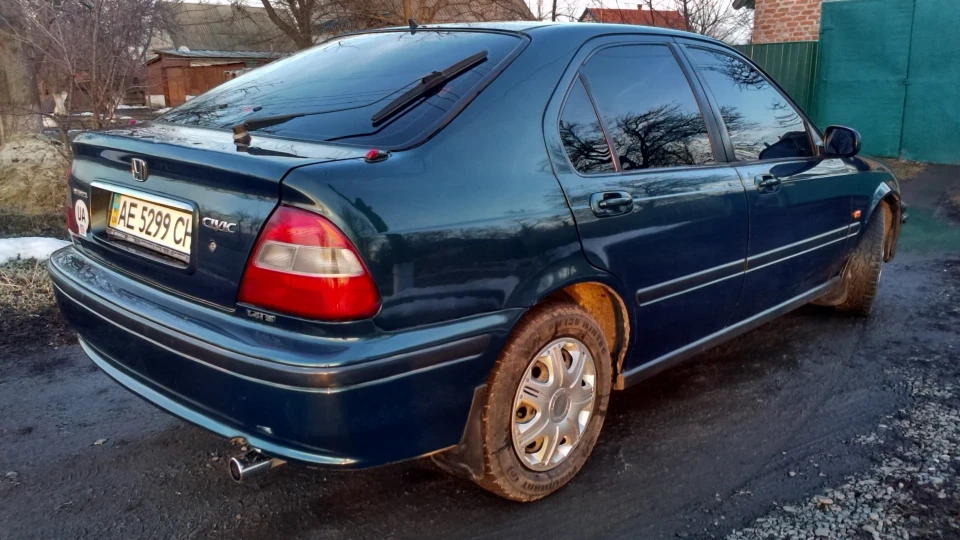 Honda Civic Fastback 4