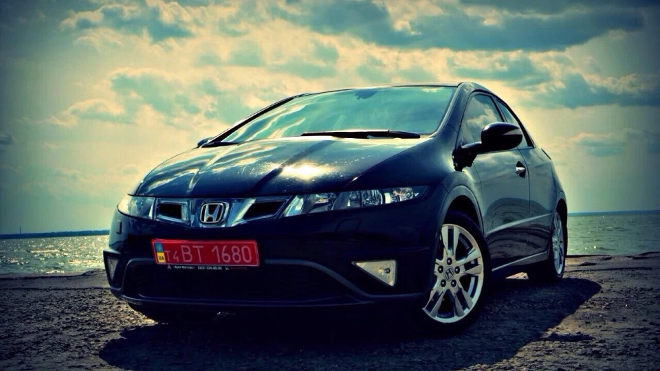 Honda Civic Hatchback 1.8 2