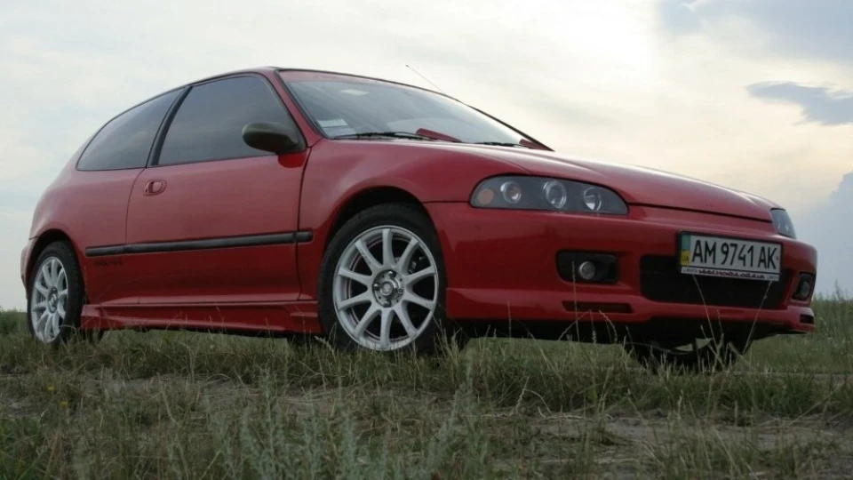 Honda Civic Hatchback Black on RED 5