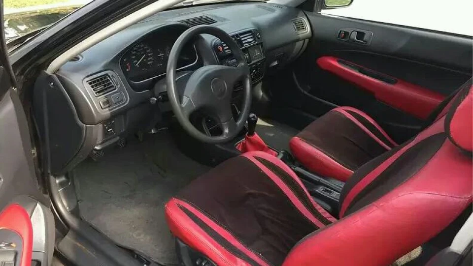 Honda Civic Hatchback чорний ej9 4