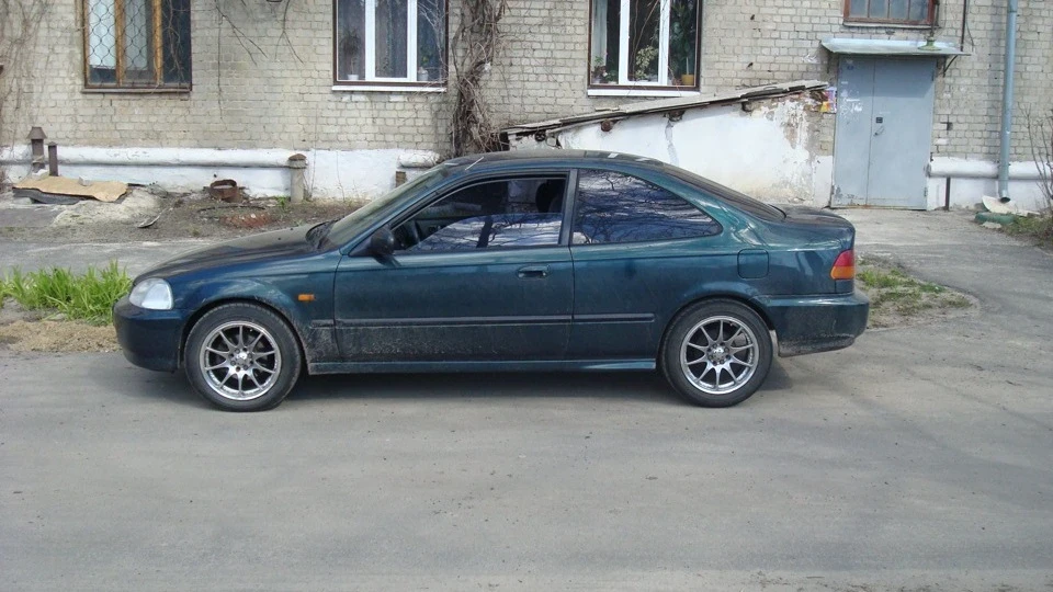 Honda Civic Hatchback CIVIC CUPE 1,6 127 л.с. 4