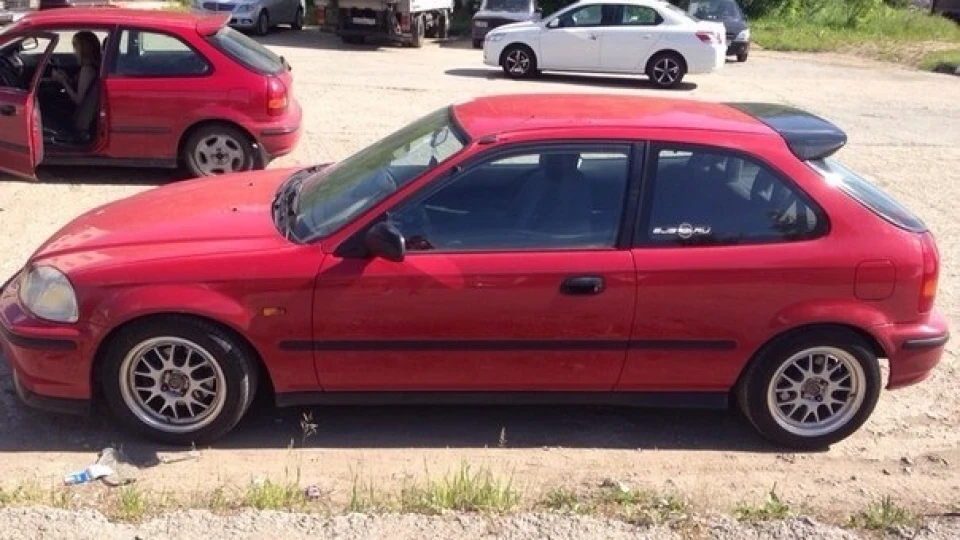 Honda Civic Hatchback D15B 2
