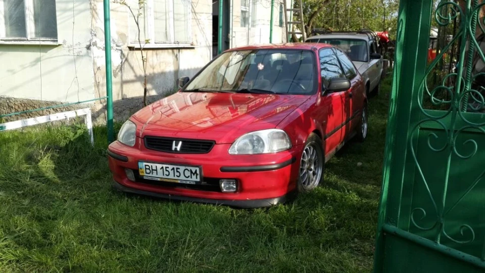 Honda Civic Hatchback D15B 3