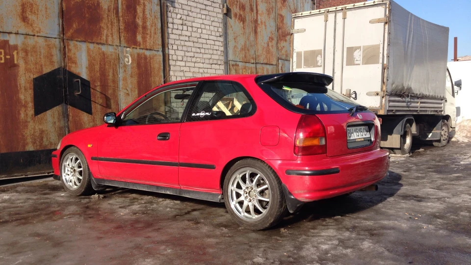 Honda Civic Hatchback D15B 4