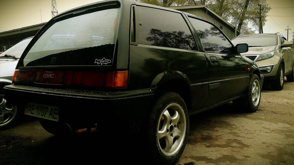 Honda Civic Hatchback D15B2 4