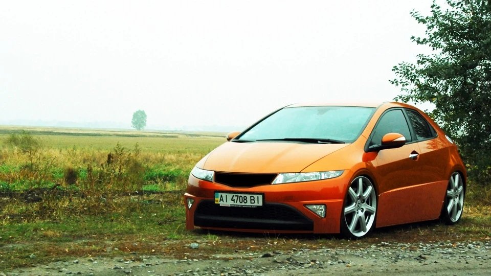 Honda Civic Hatchback Deep Orange 2