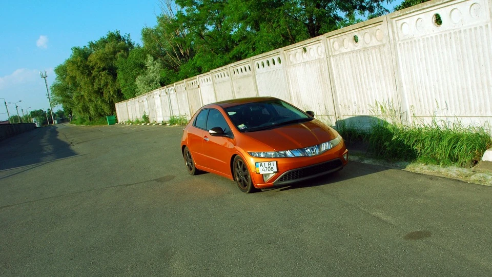 Honda Civic Hatchback Deep Orange 3