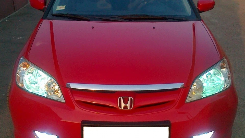 Honda Civic Hatchback Deep Red 3