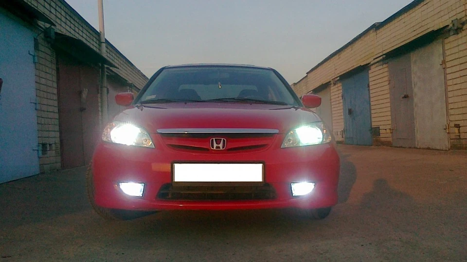Honda Civic Hatchback Deep Red 4