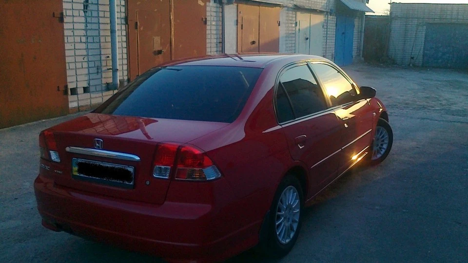 Honda Civic Hatchback Deep Red 5