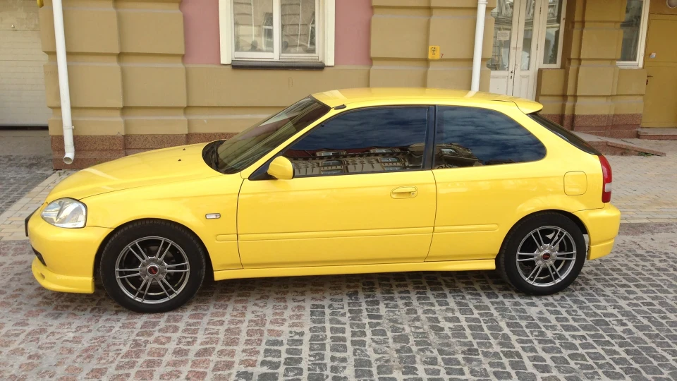 Honda Civic Hatchback EJ9 YELLOW 4