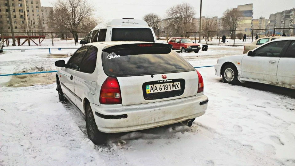 Honda Civic Hatchback ej9 5