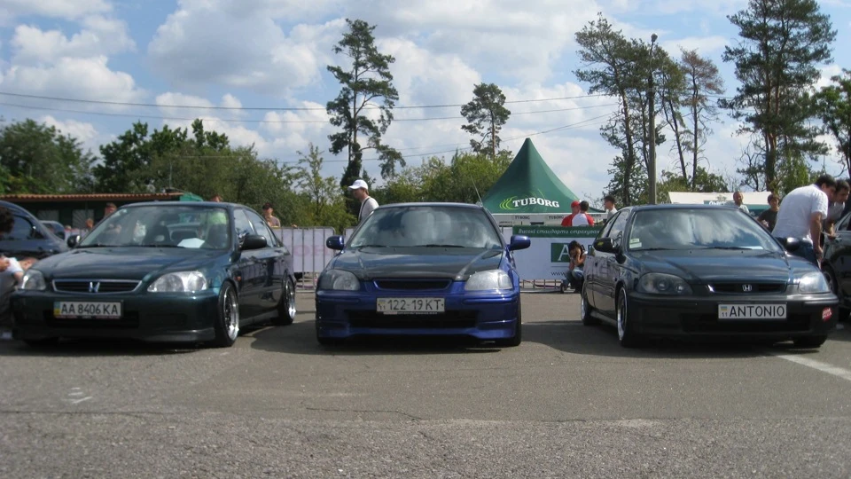 Honda Civic Hatchback ej9)) 4