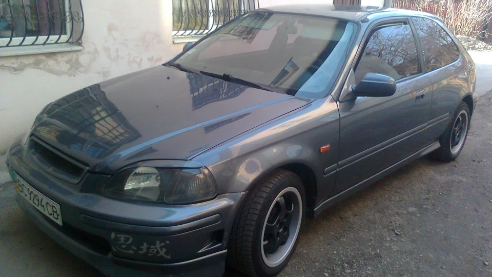 Honda Civic Hatchback Gray Mettalik 2