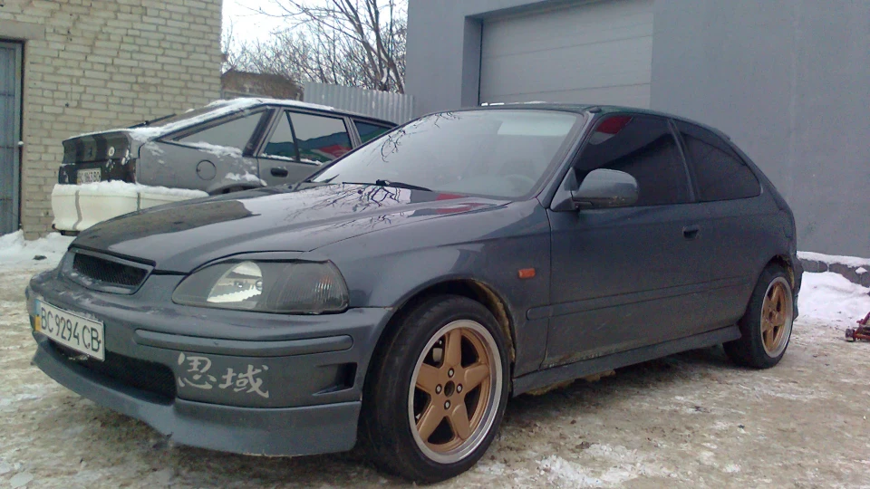 Honda Civic Hatchback Gray Mettalik 3
