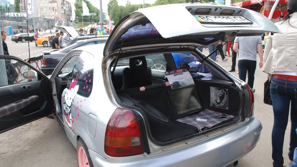 Honda Civic Hatchback Hello Kitty 3