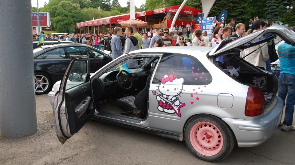 Honda Civic Hatchback Hello Kitty 4