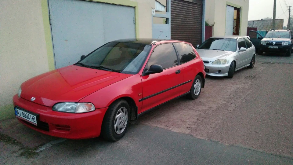 Honda Civic Hatchback Червона - значить швидка