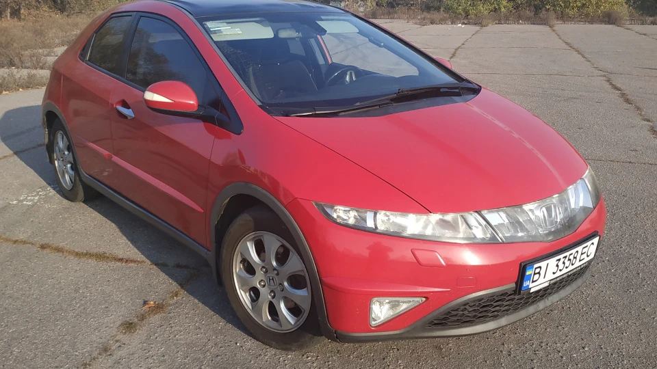 Honda Civic Hatchback Червоний Космоліт 2