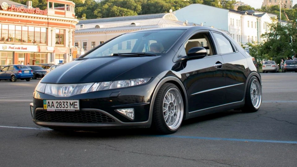 Honda Civic Hatchback Місяць 2